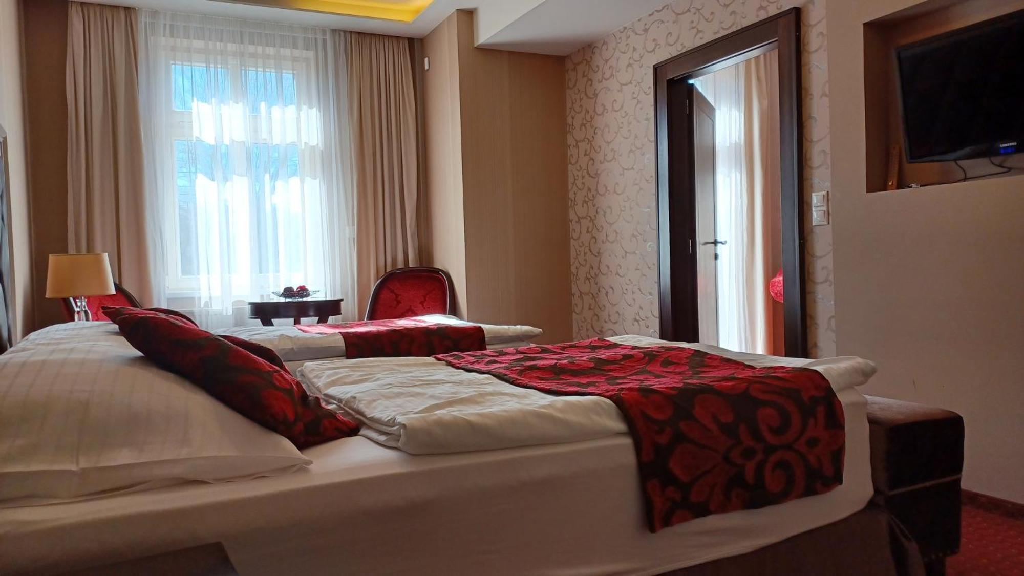 Hotel Dvorana كارلوفي فاري المظهر الخارجي الصورة