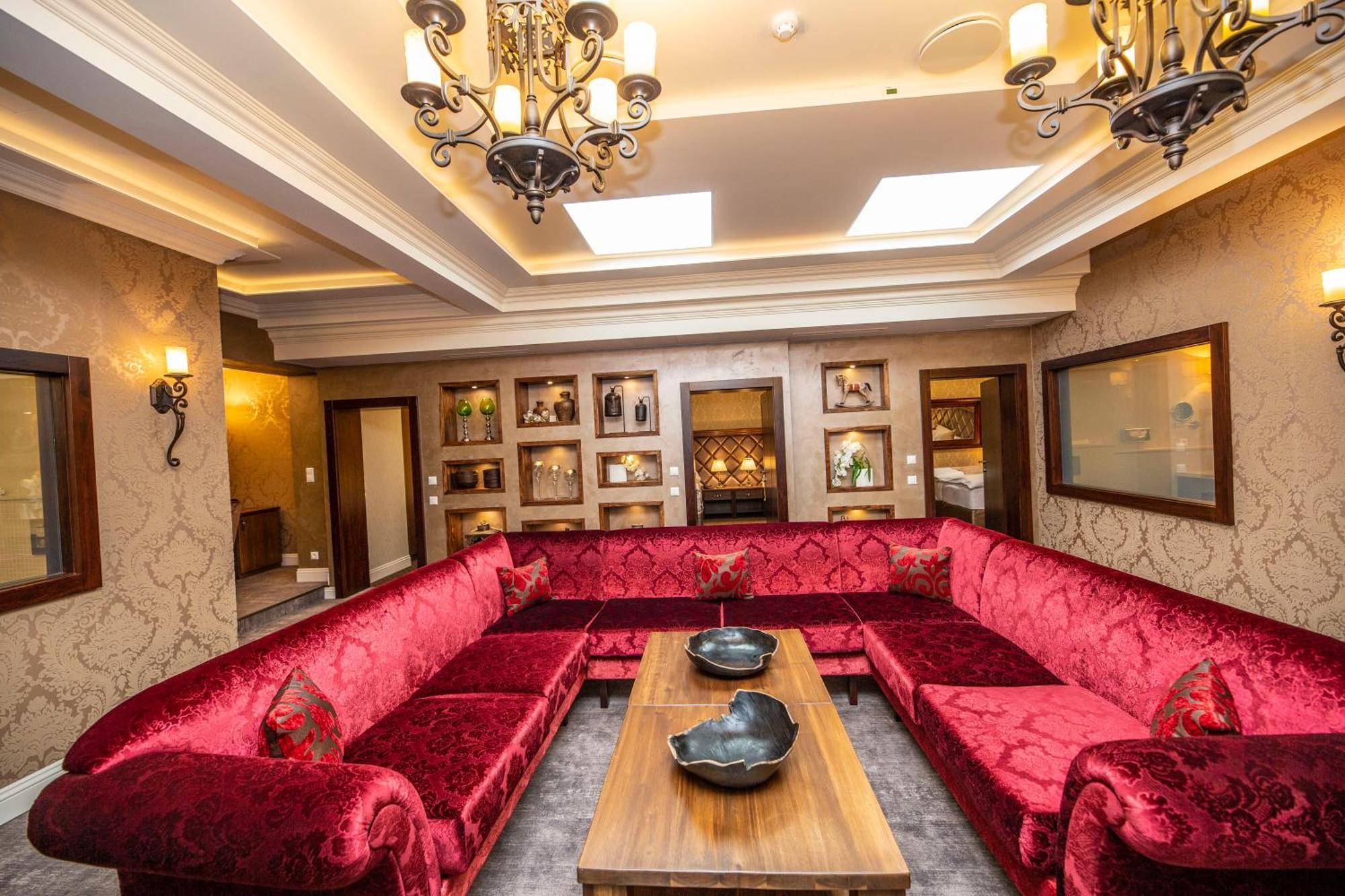 Hotel Dvorana كارلوفي فاري المظهر الخارجي الصورة