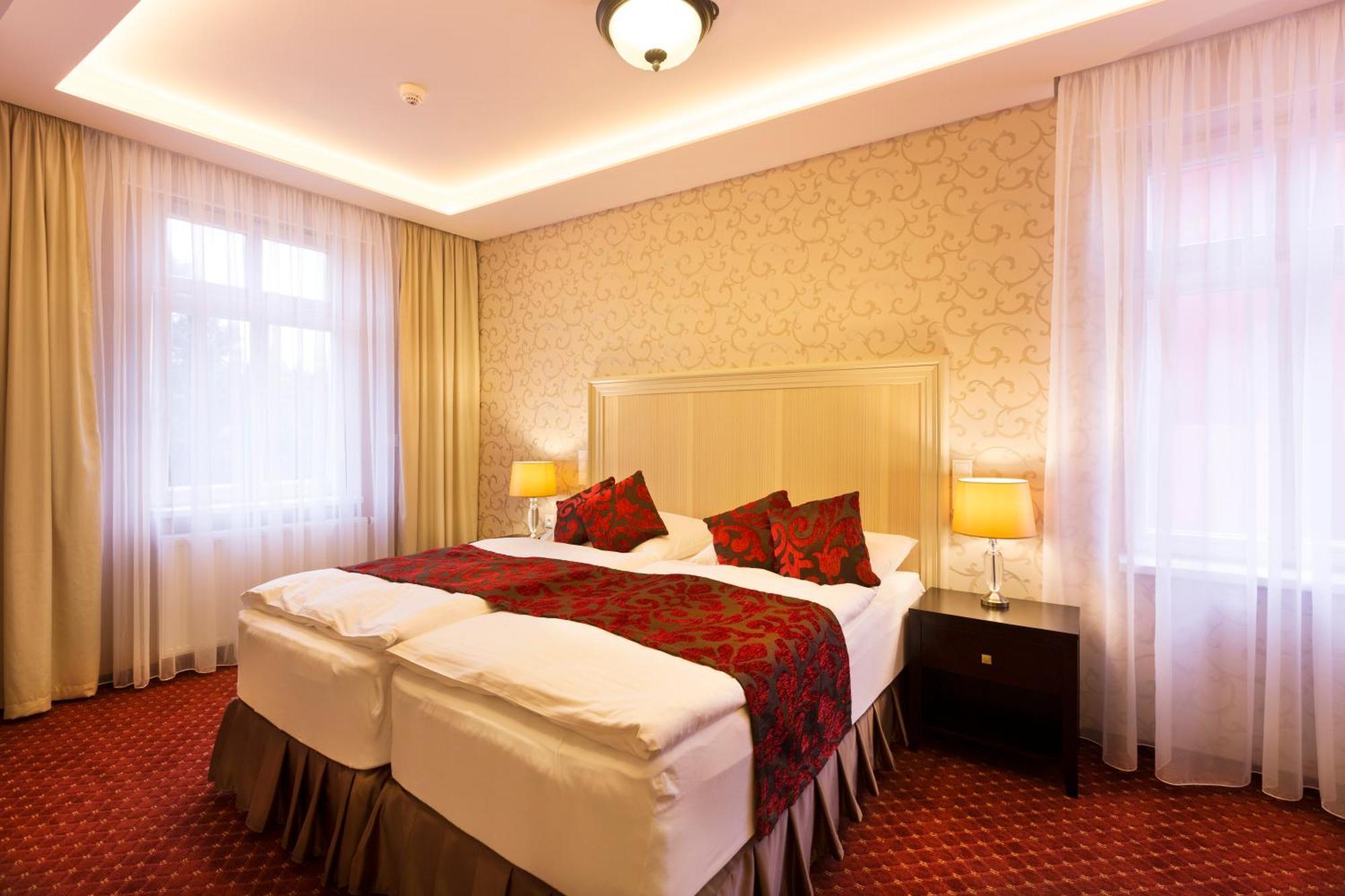 Hotel Dvorana كارلوفي فاري المظهر الخارجي الصورة