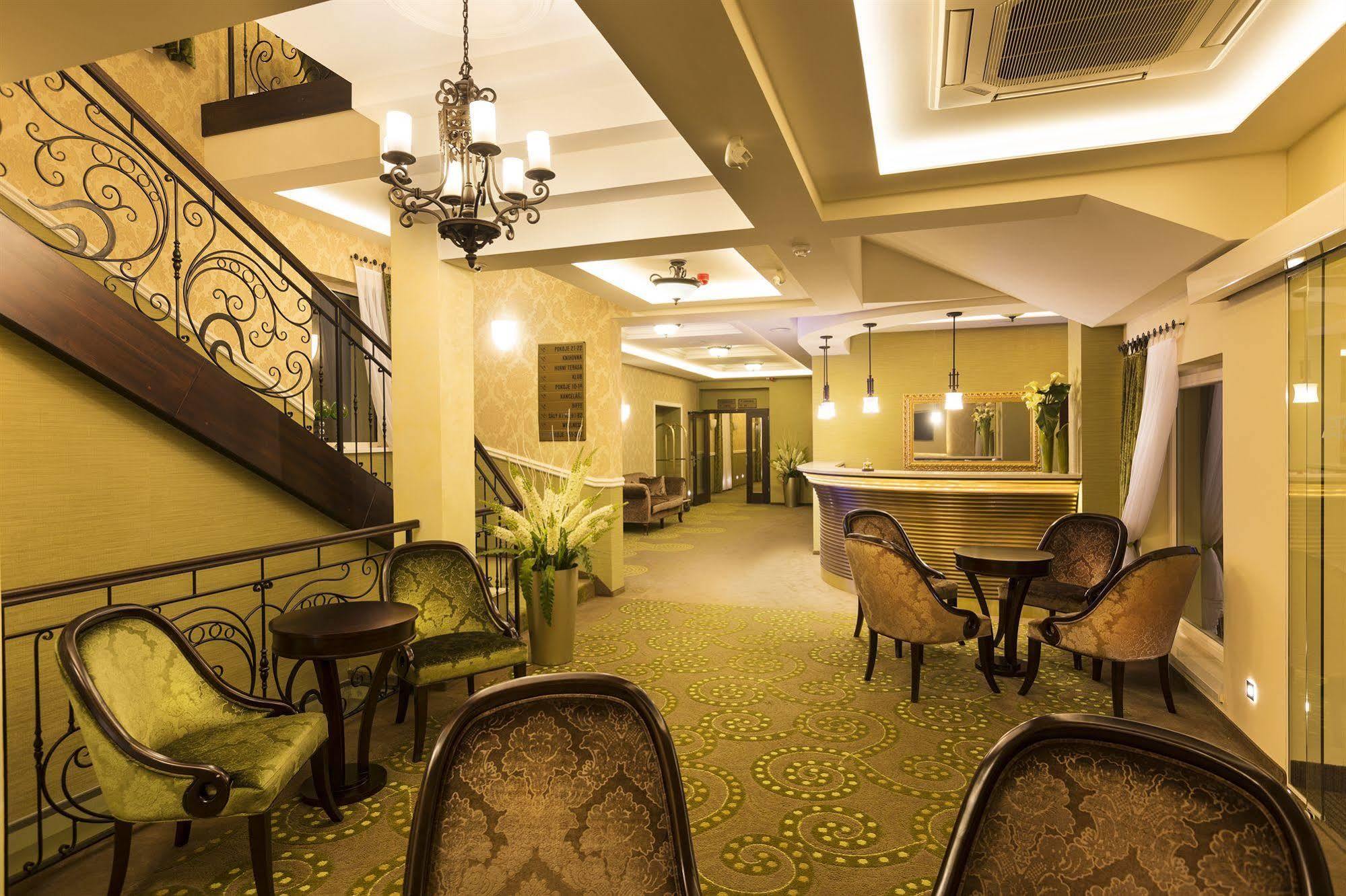 Hotel Dvorana كارلوفي فاري المظهر الخارجي الصورة