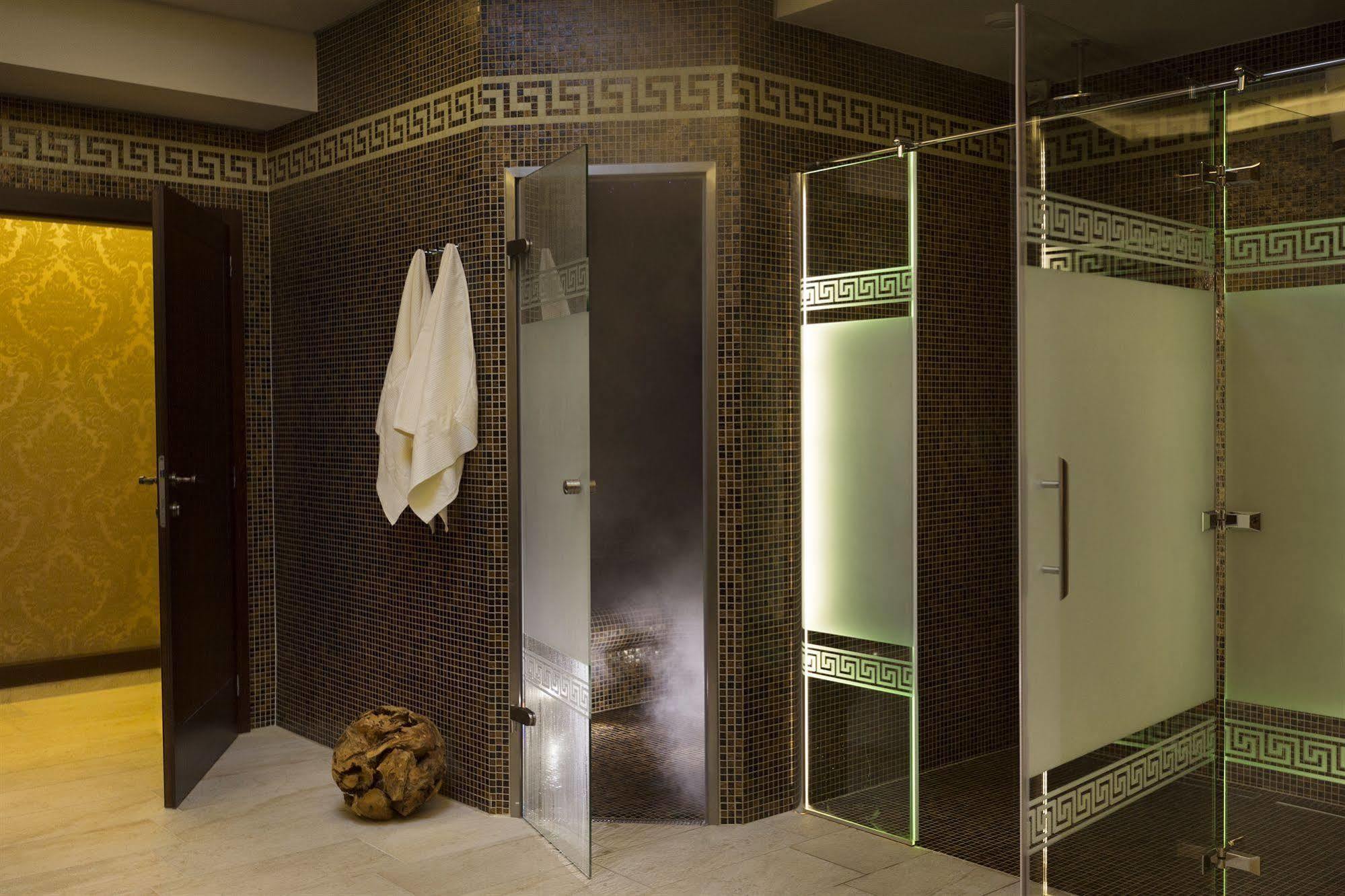 Hotel Dvorana كارلوفي فاري المظهر الخارجي الصورة