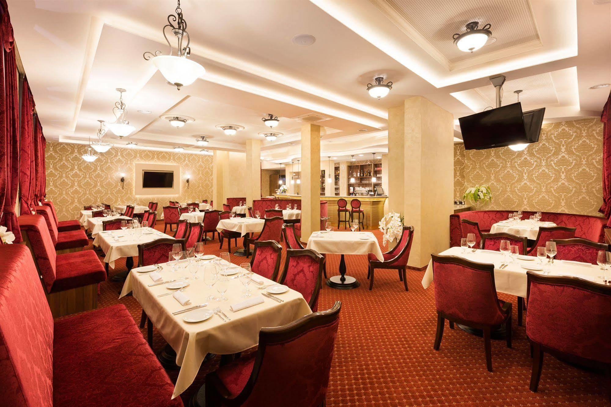 Hotel Dvorana كارلوفي فاري المظهر الخارجي الصورة